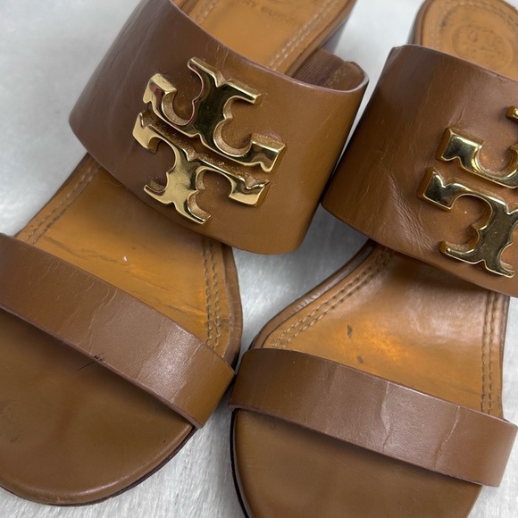 Tory Burch Tan wedges with Gold Emblem - Picture 2 of 5